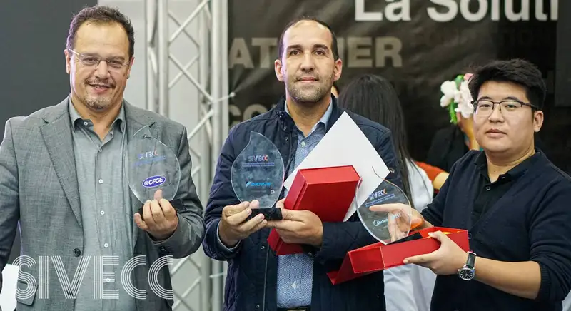 La remise des trophées aux sponsors